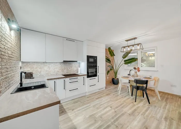 Lägenhet Unique Designer Near Center *