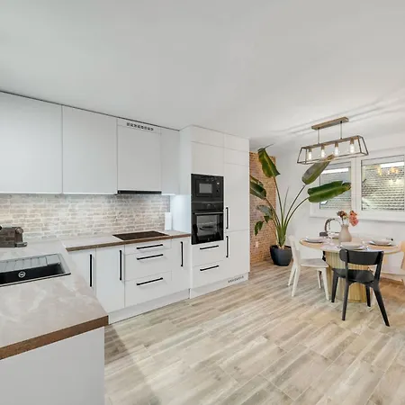 아파트 Unique Designer Near Center *